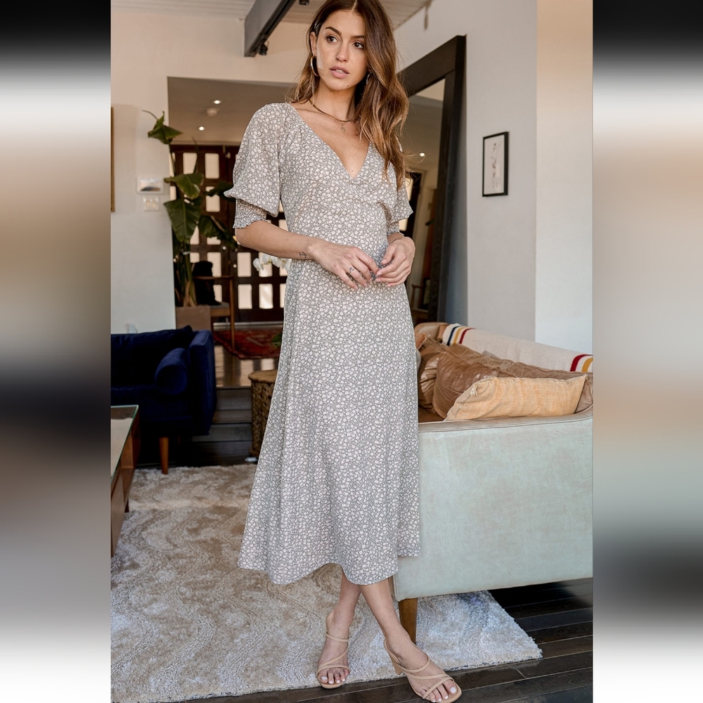 LULUS Lush Gray Floral Long Sleeve Dress Sz Xs